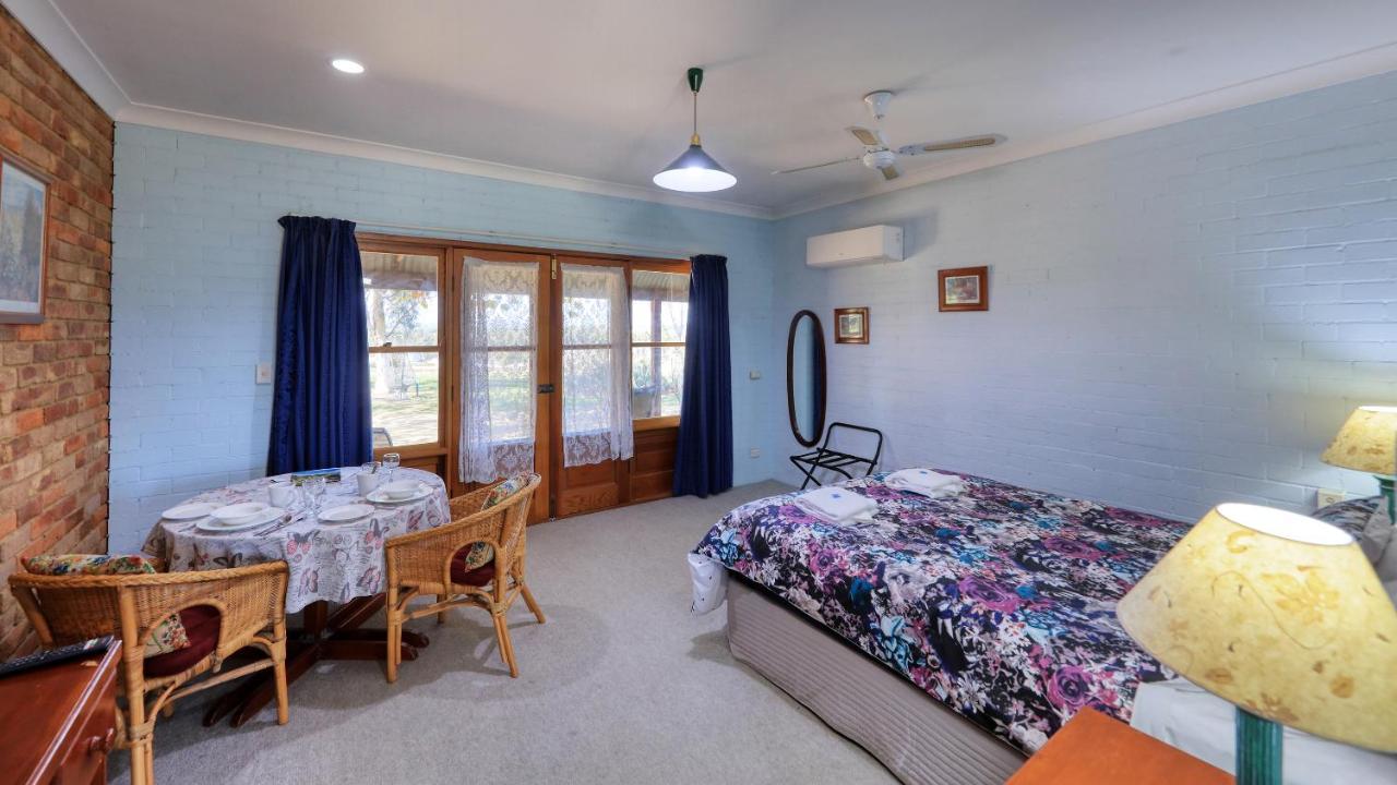 The Vineyard Motel Cowra Exterior photo